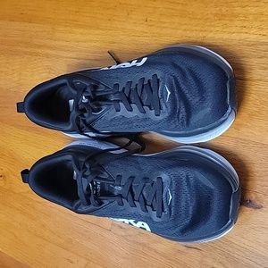 Hoka Bondi 8 Tennis Shoes